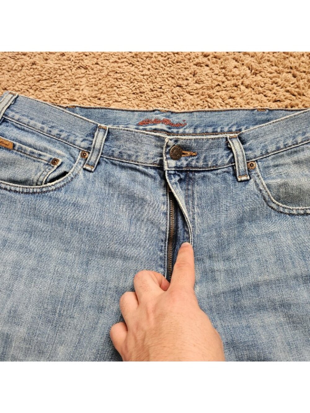 Eddie Bauer Jeans Mens Tag 38x34 Act 37x32 Classic Fit Straight Distressed Denim - Picture 4 of 8